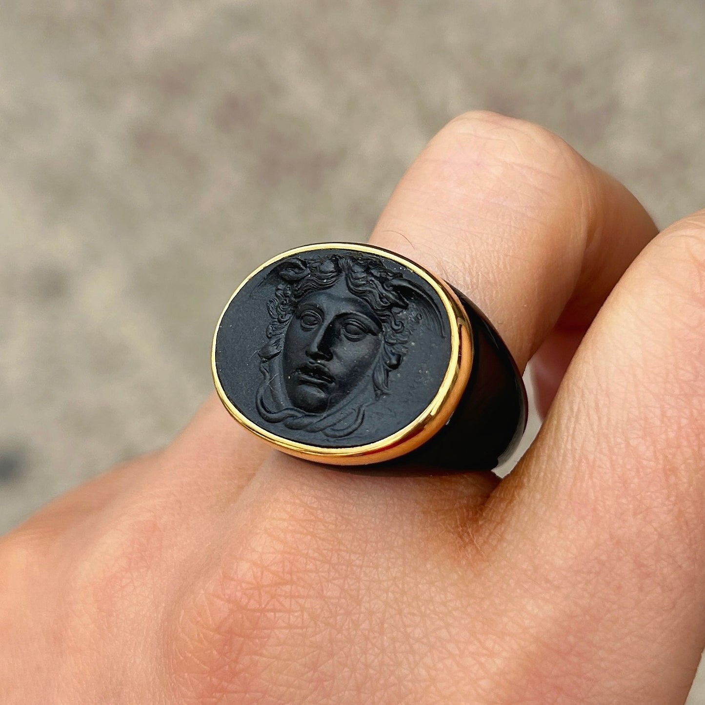BAGUE - MEDUSA NOIR