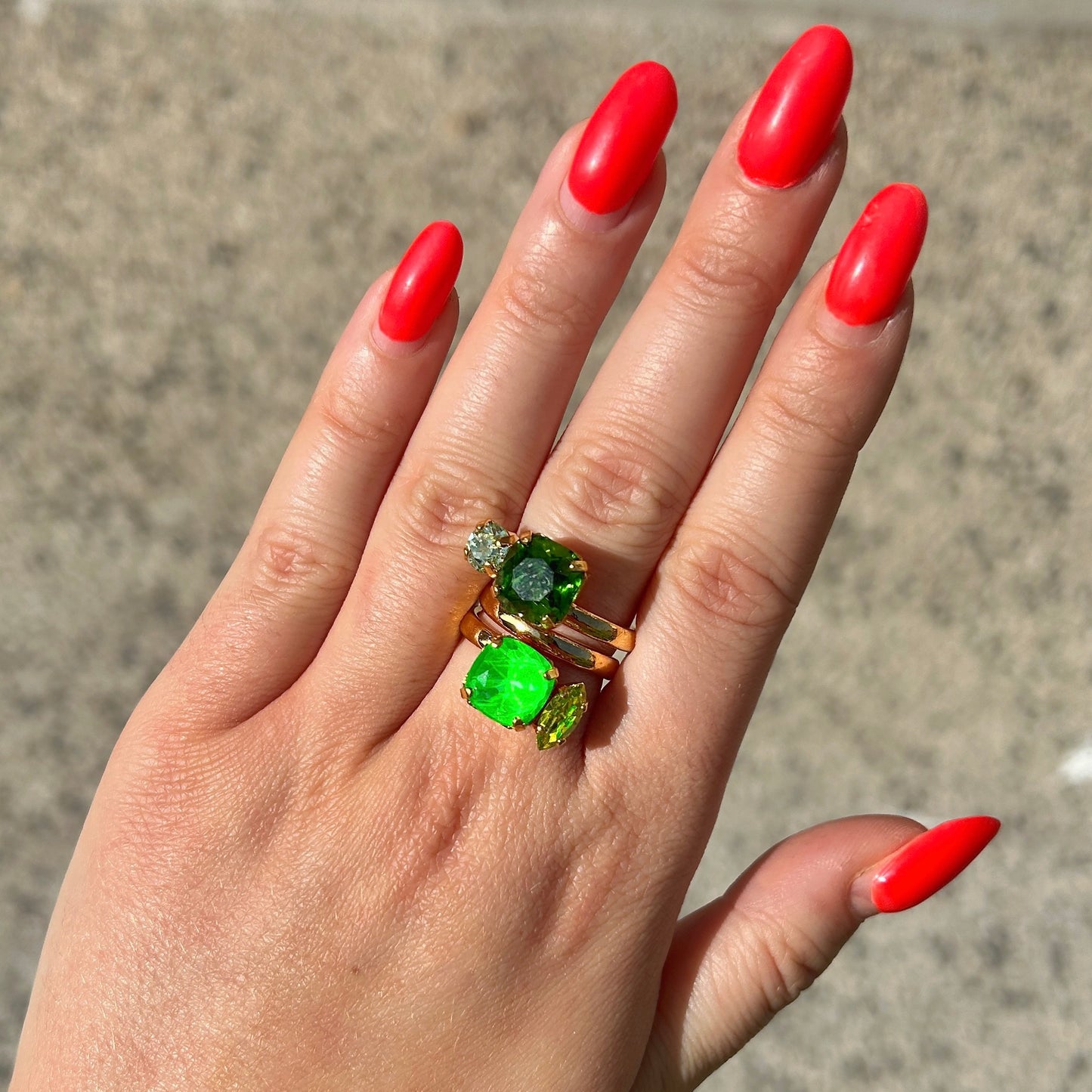 Bague verte fluo Crézus dorée