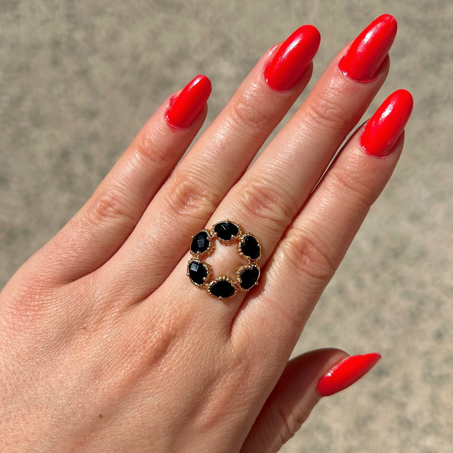 bague-cercle-pierres-spinellenoire-aufildelo-divinity-sete