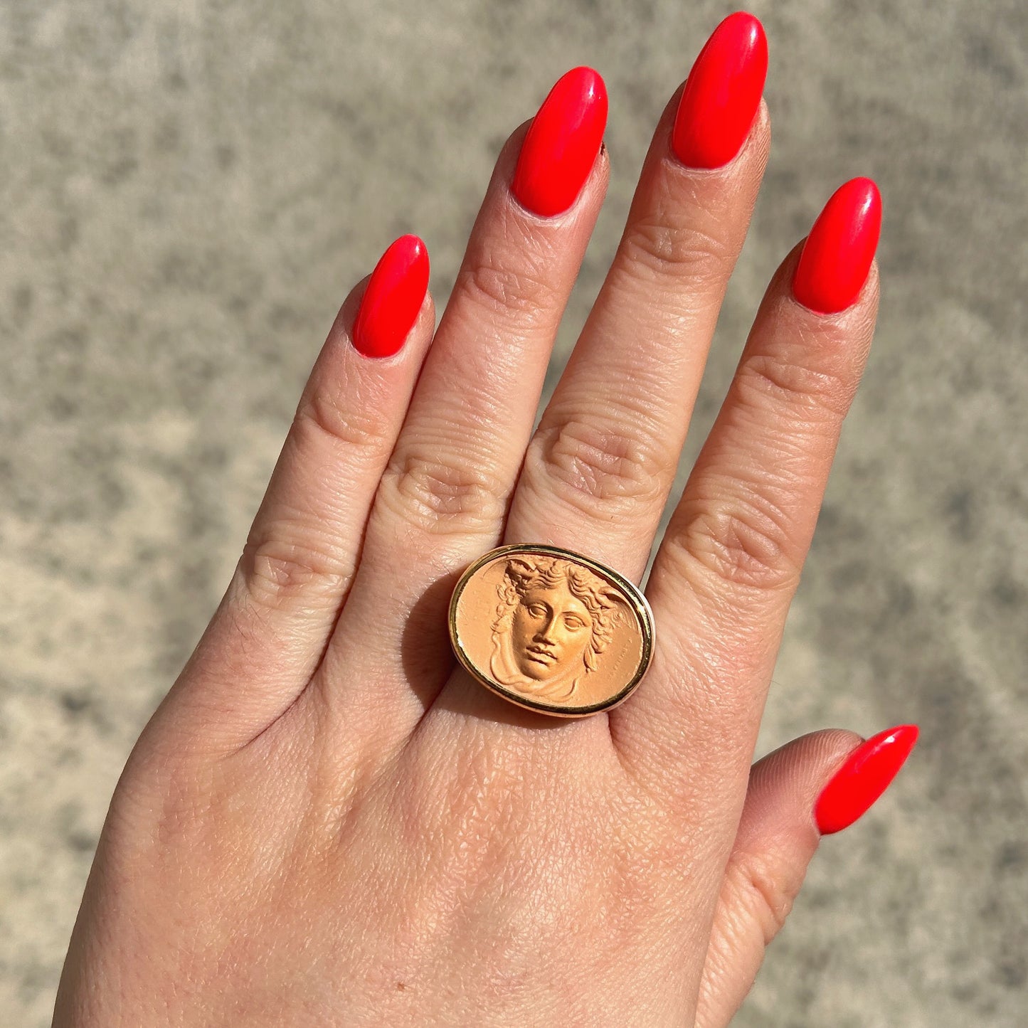Bague Medusa beige naturel Grandtour Collection