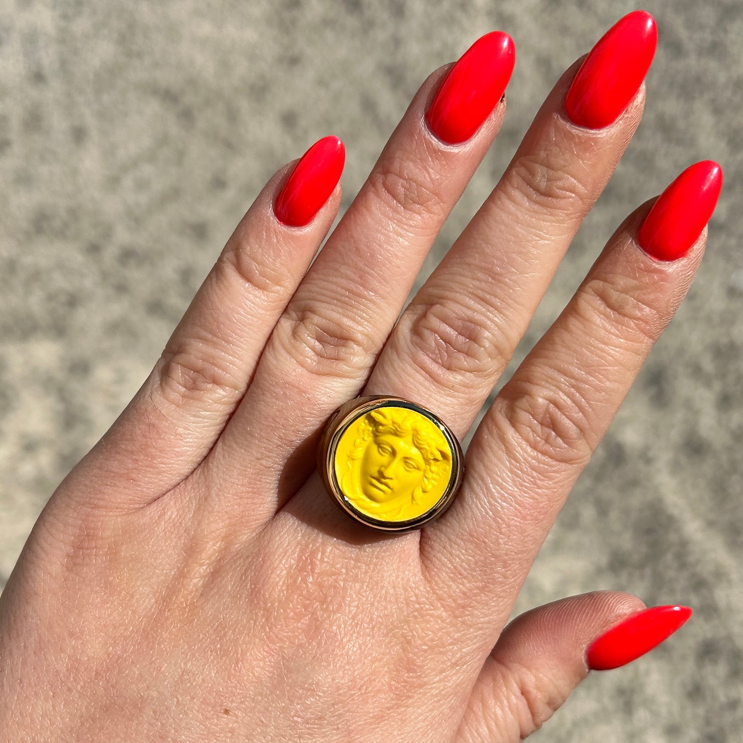 Bague Medusa jaune ronde Grandtour Collection