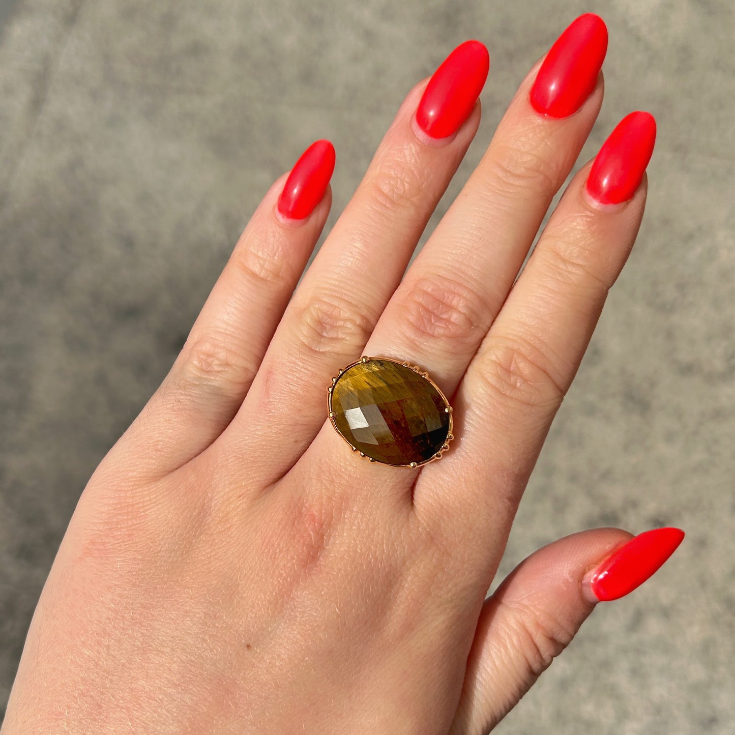 Bague portée oeil de tigre Au Fil de Lo