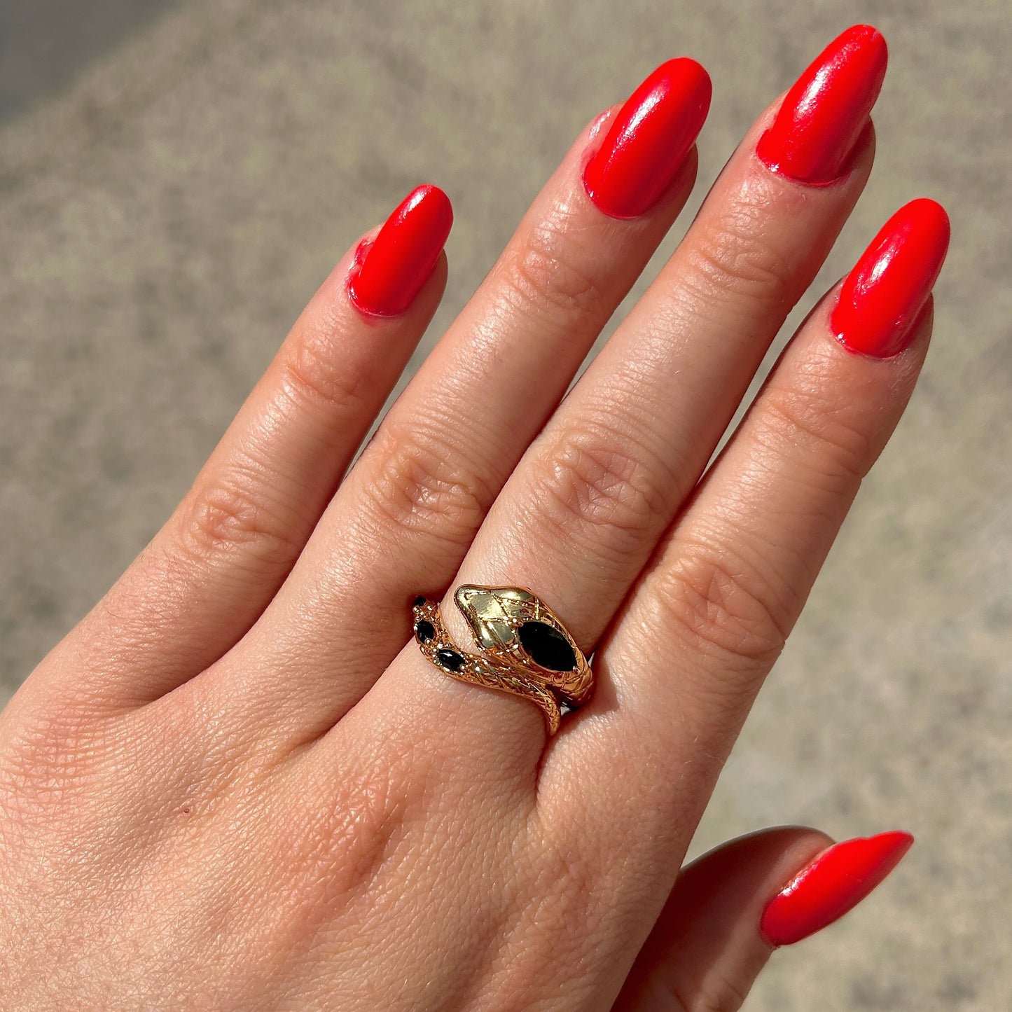 bague-serpent-spinellenoire-aufildelo-divinity-sete