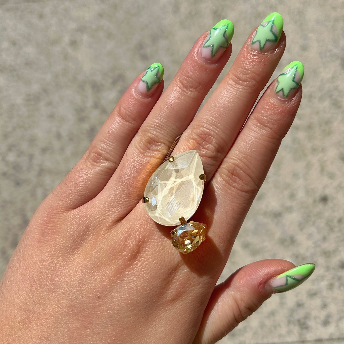 Bague Venusea Nude Crézus pierre blanche opaline