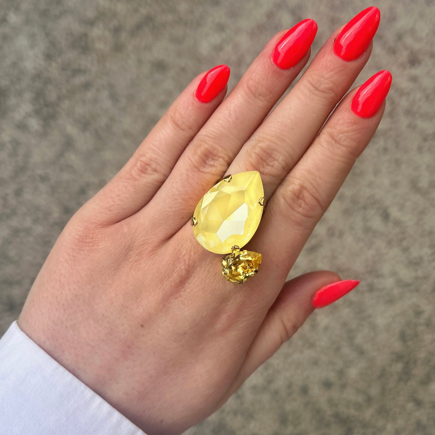 Bague pierre vanille Crézus dorée