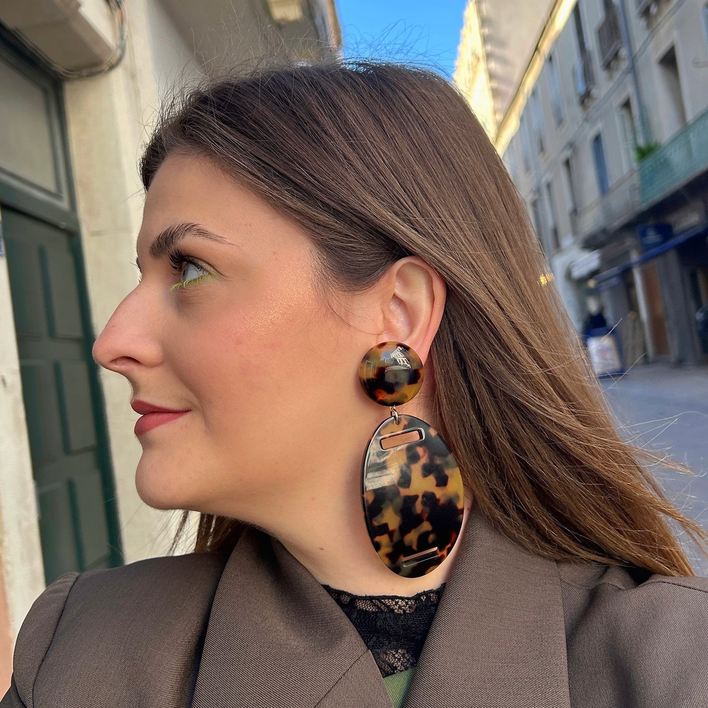 boucle-doreilles-editionlimitee-ecaille-francine-bramli-divinity-sete