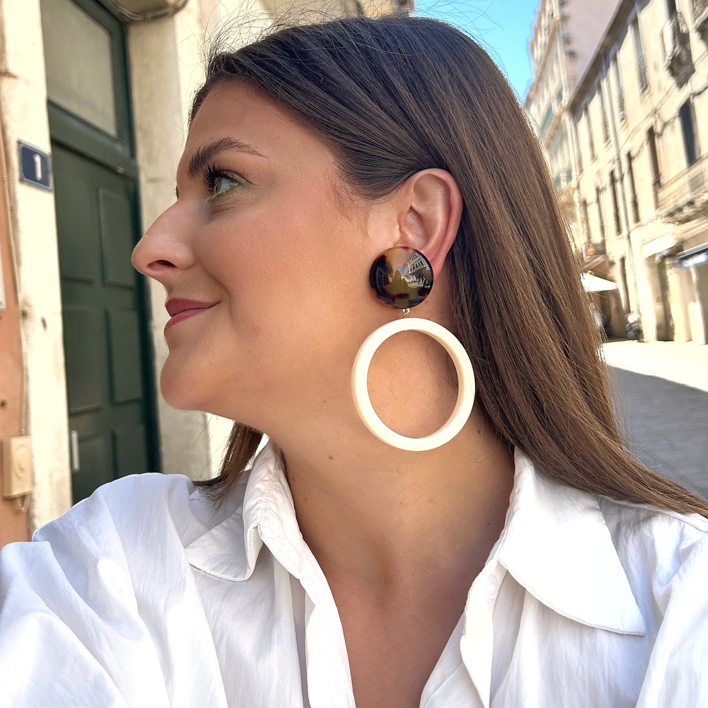 Boucles Augustine Écaille de Tokyo Francine Bramli Paris avec anneau ivoire et cabochon écaille