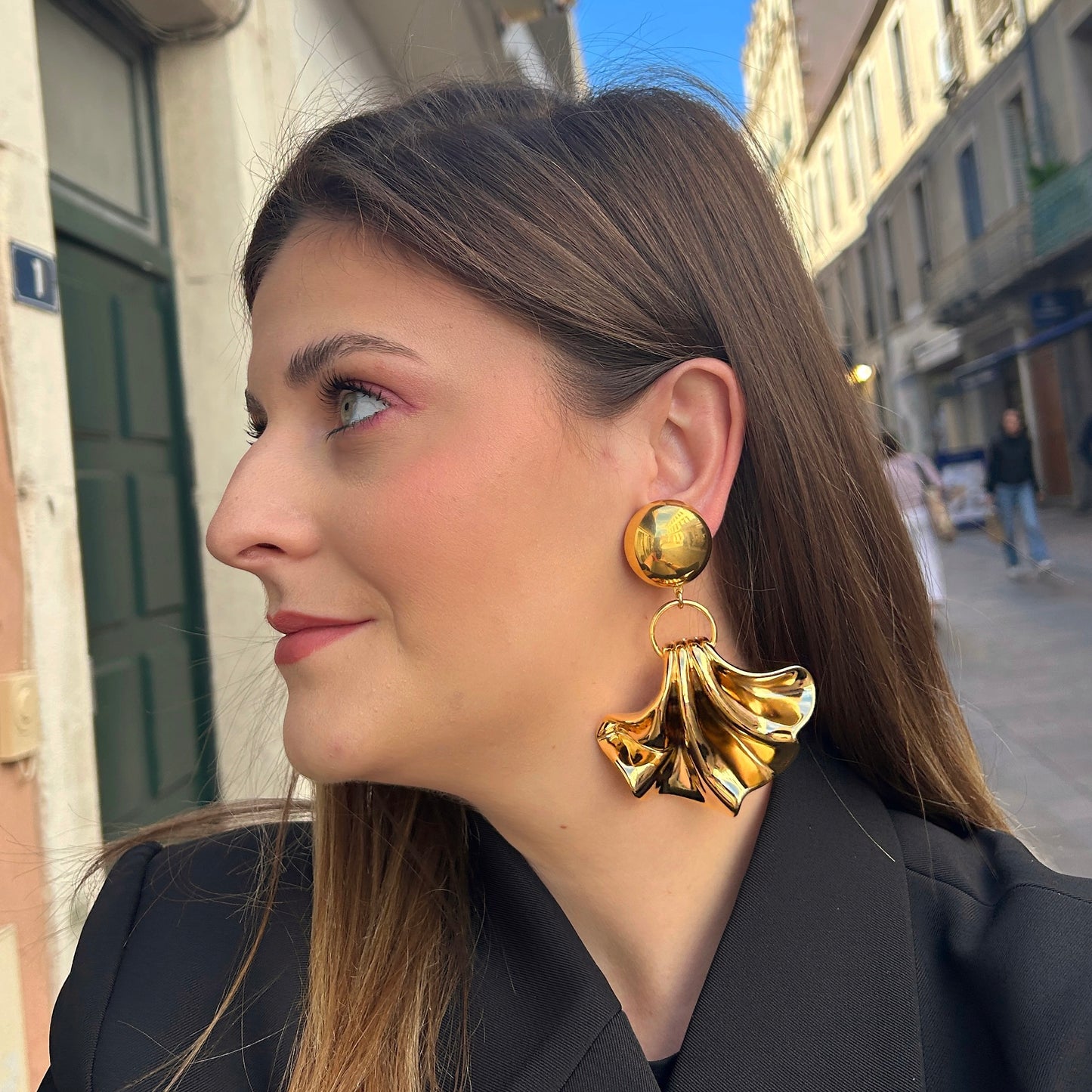 boucles-doreilles-amelia-metal-dore-francine-bramli-divinity-sete