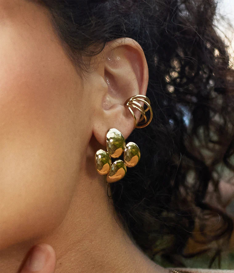 Boucles d’oreilles Moebi ZAG en acier inoxydable doré au design organique bombé