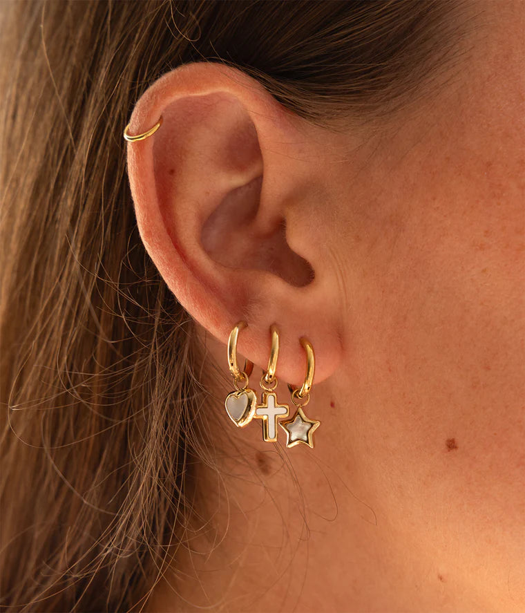 Boucles d’oreilles Olyde ZAG en acier inoxydable doré avec pendentif croix nacrée