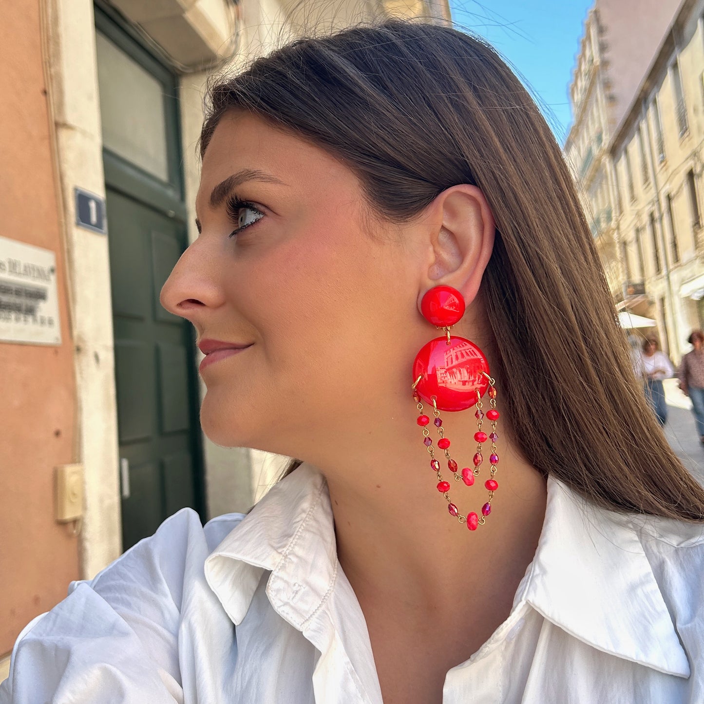 Boucles d’oreilles Pampilles rouges longues Francine Bramli Paris perles rouges