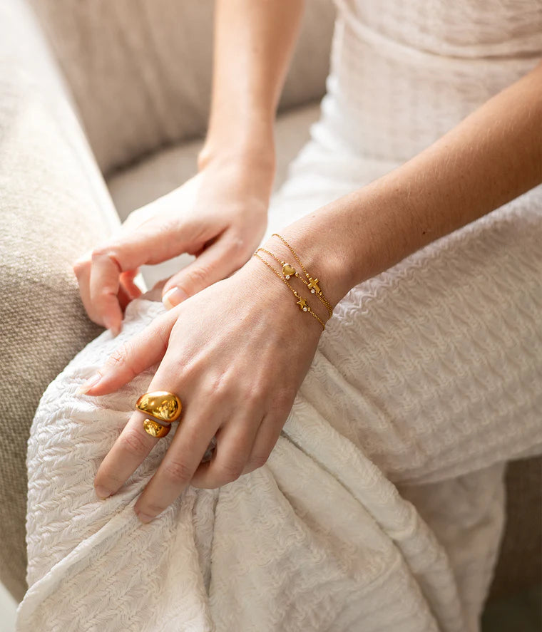 Bracelet Azur ZAG en acier inoxydable doré avec cœur bombé et cristal scintillant
