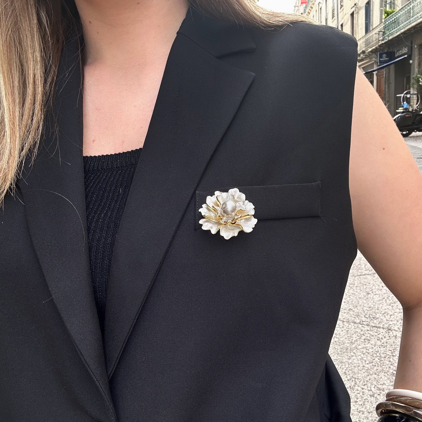 broche-aimantee-fleur-blanche-divinity-sete