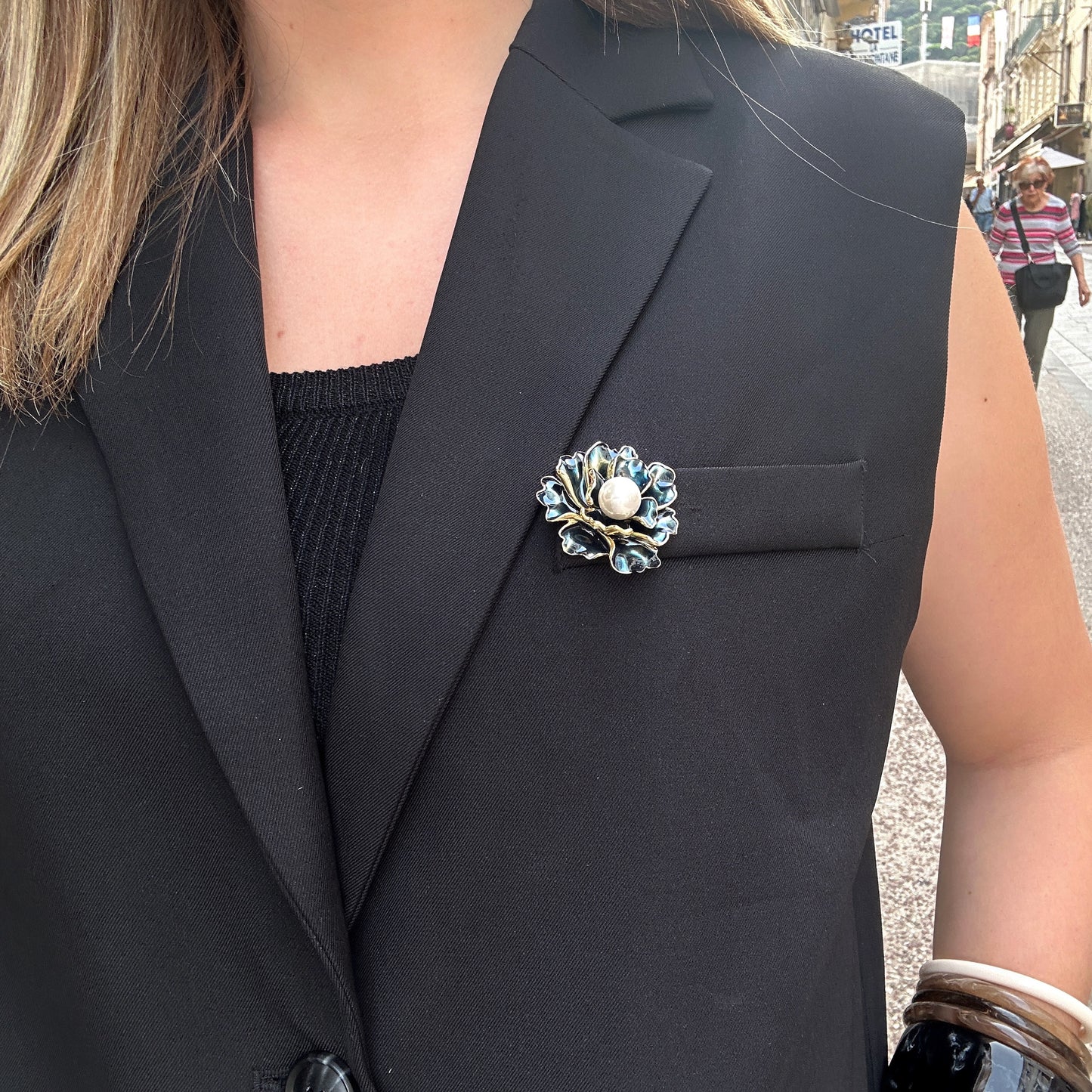 broche-aimantee-fleur-bleu-nuit-divinity-sete