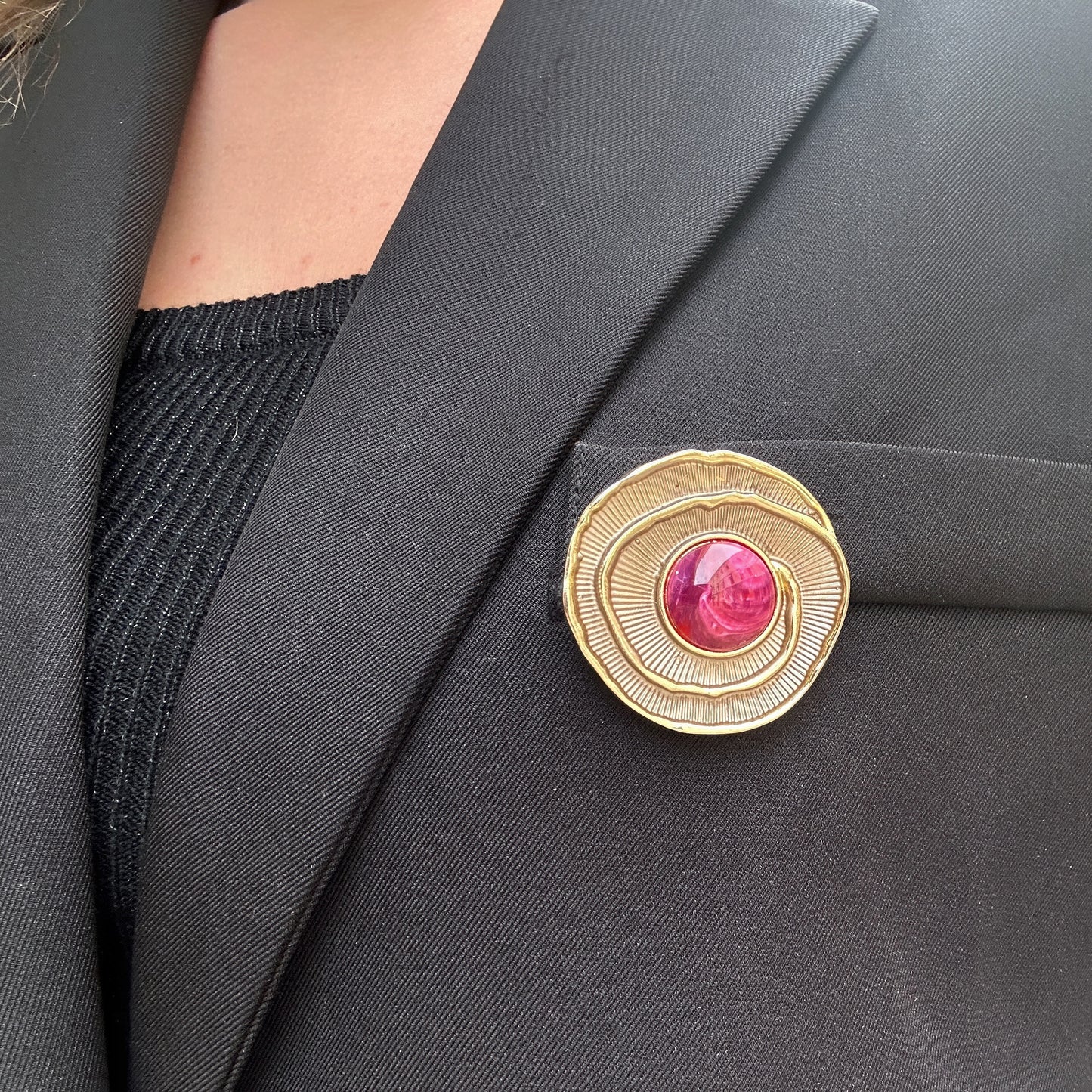 broche-aimantee-fleur-dore-rouge-divinity-sete