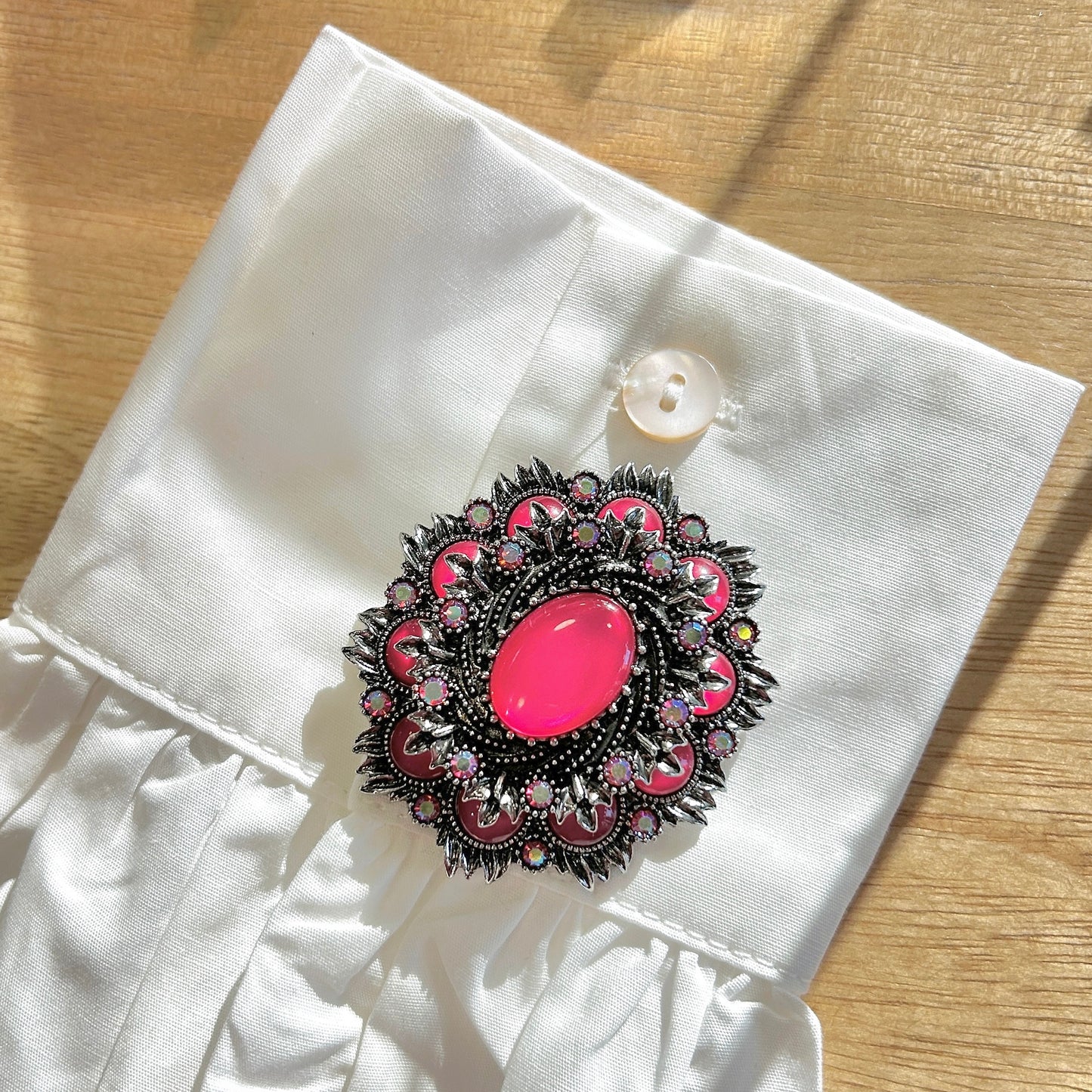 Broche bijou femme rosace rose élégante et originale