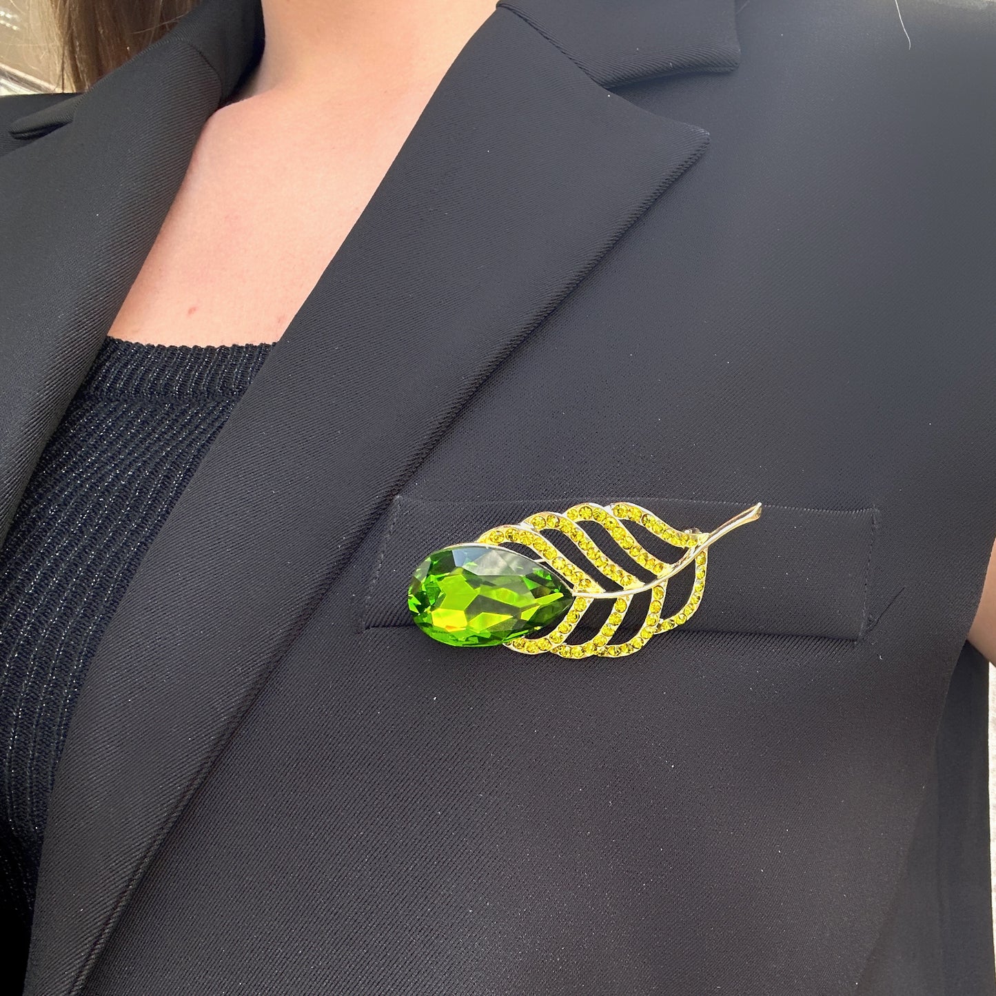 broche-plume-verte-divinity-sete