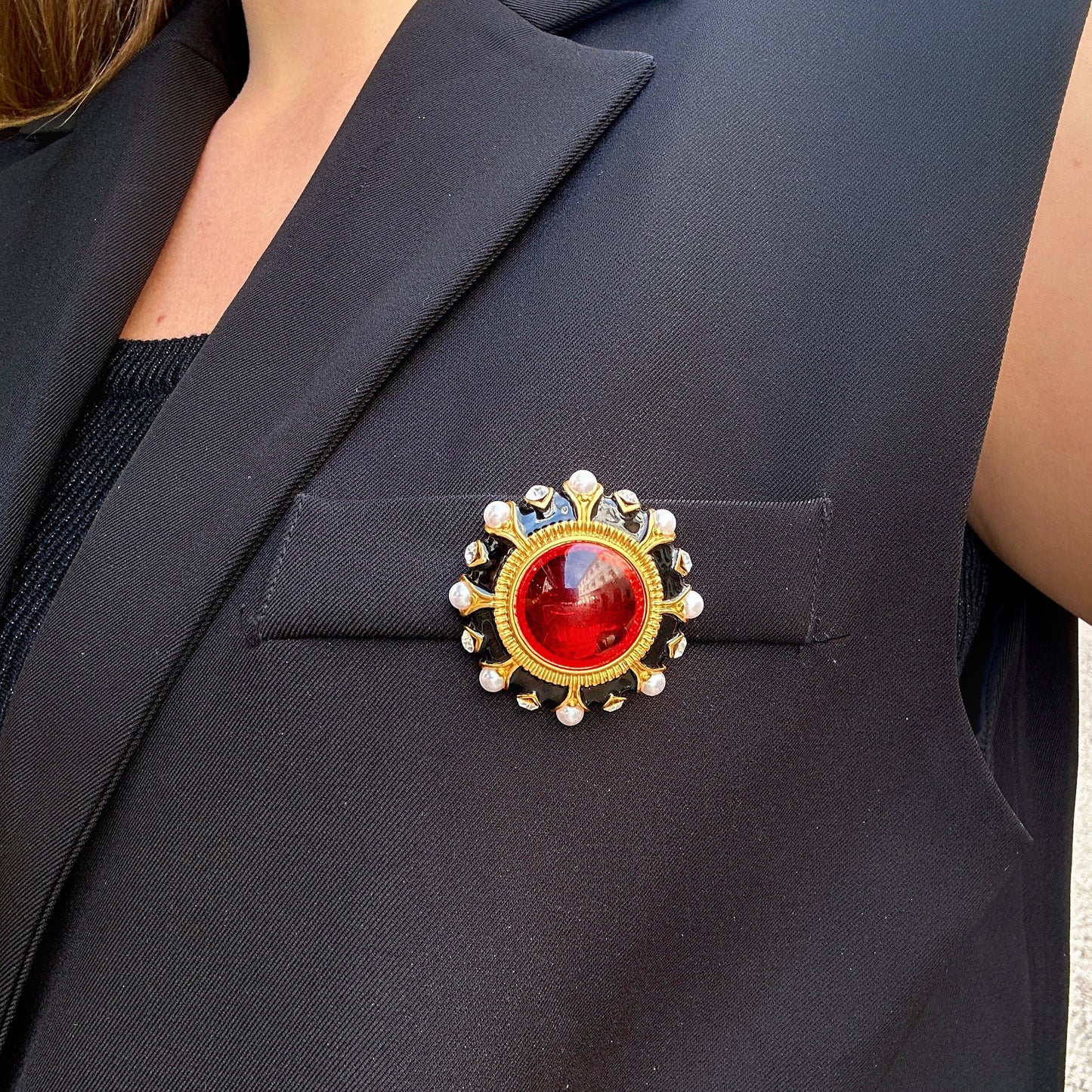 broche-rond-rouge-divinity-sete