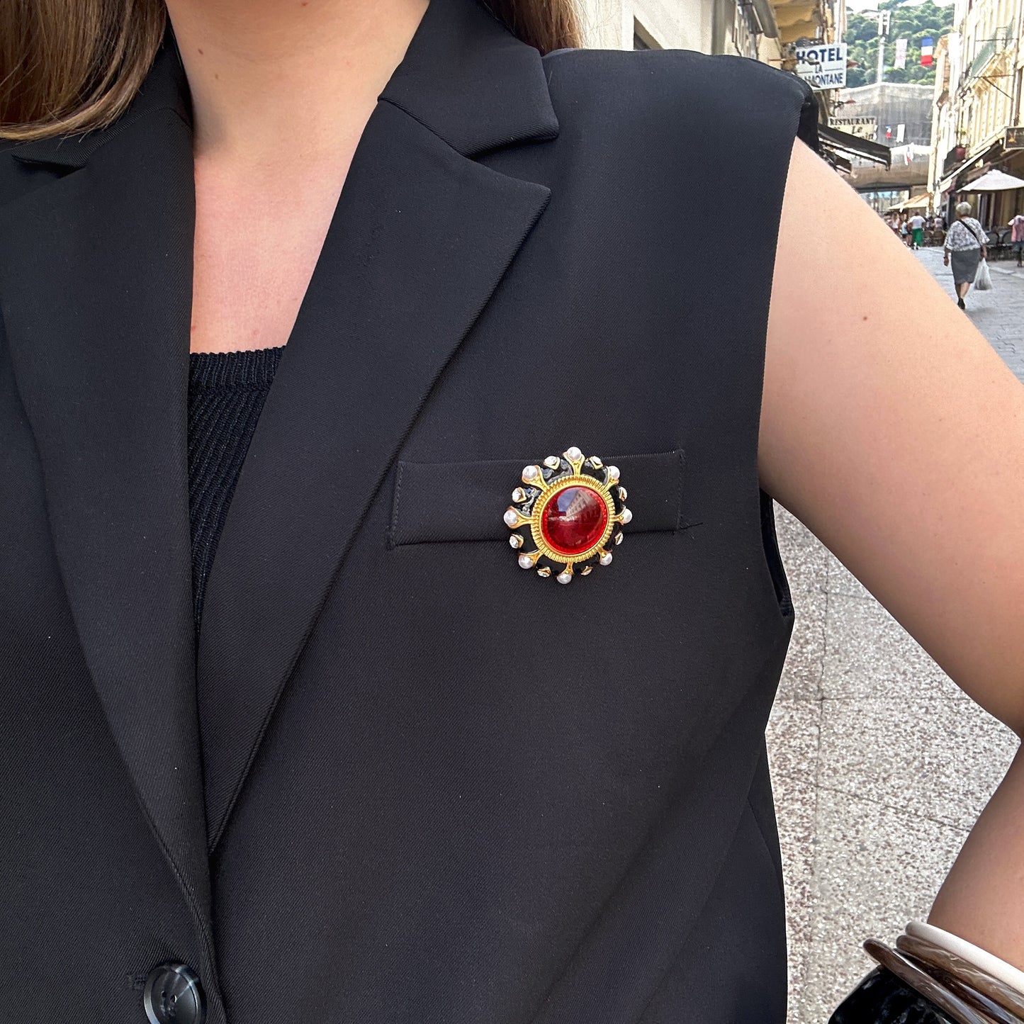 broche-rond-rouge-divinity-sete