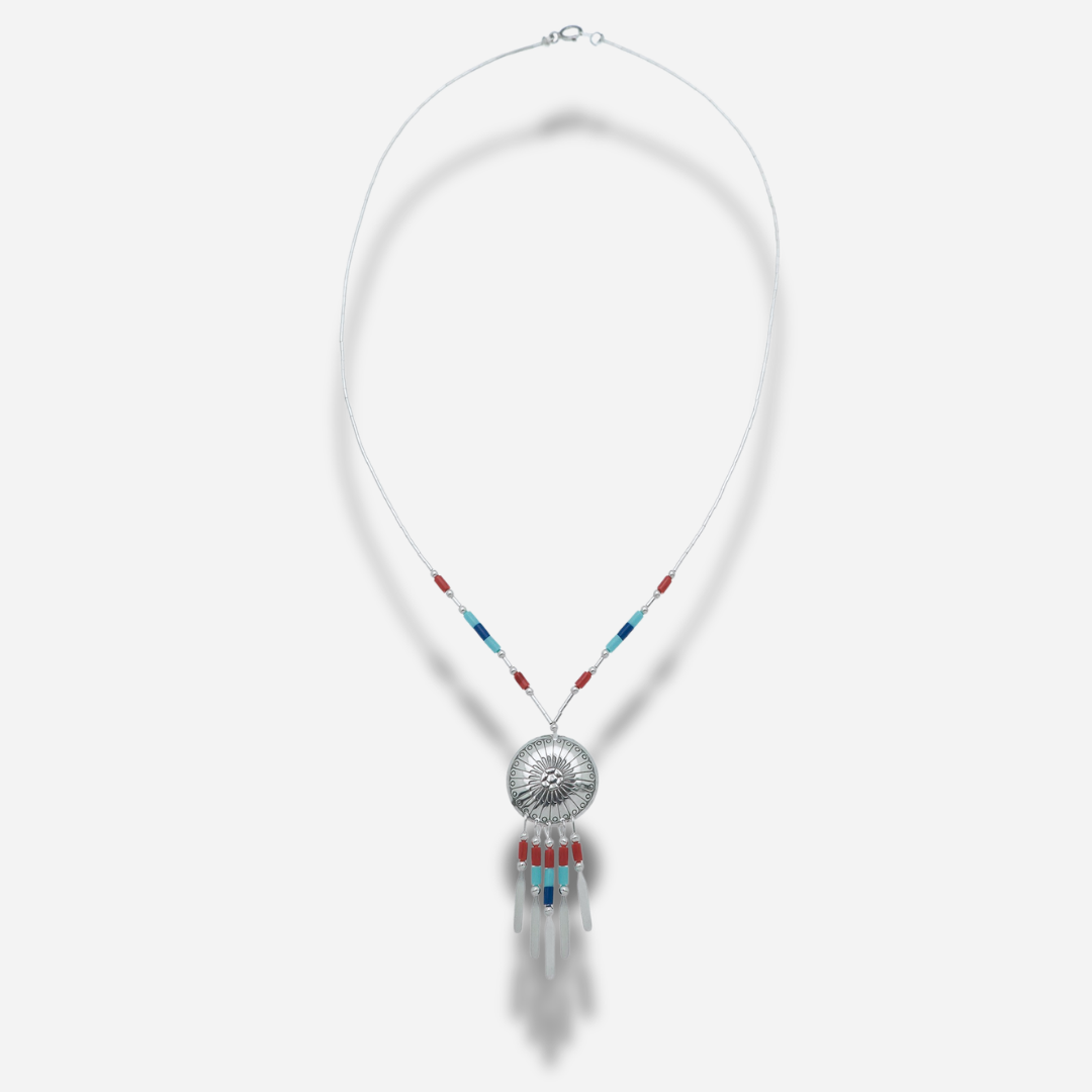 Collier N914 GM Harpo en argent massif avec pendentif Concha gravé, pampilles argentées et perles multicolores fabriqué à la main aux États-Unis.