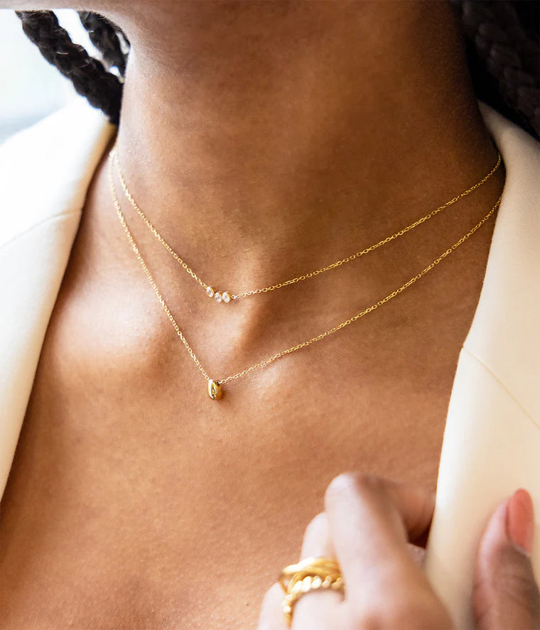 Collier Nerio ZAG pendentif ovale acier inoxydable doré bijou femme Divinity Sète
