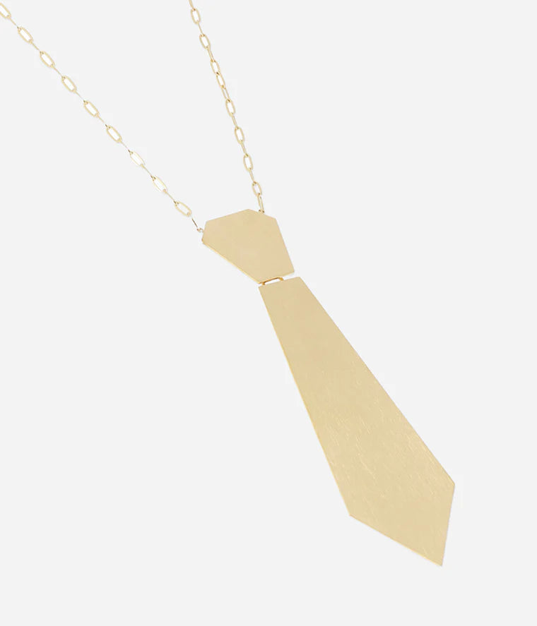 Détail pendentif cravate collier Tie Zag