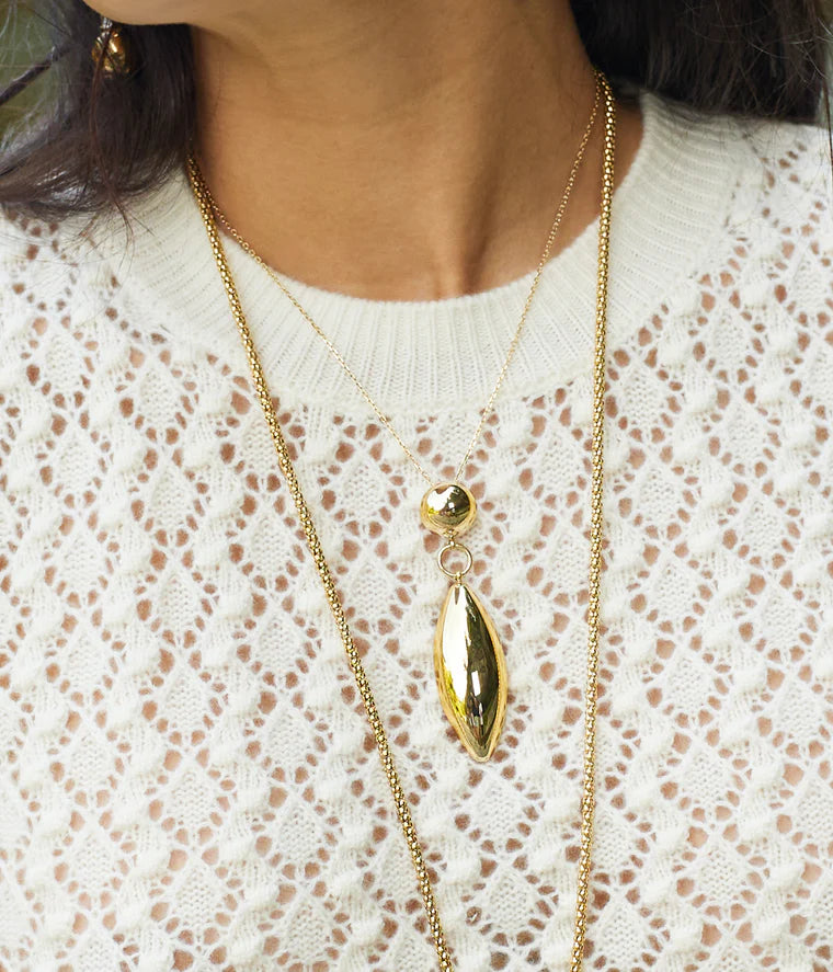 Collier Velio Zag porté accumulation colliers dorés Zag