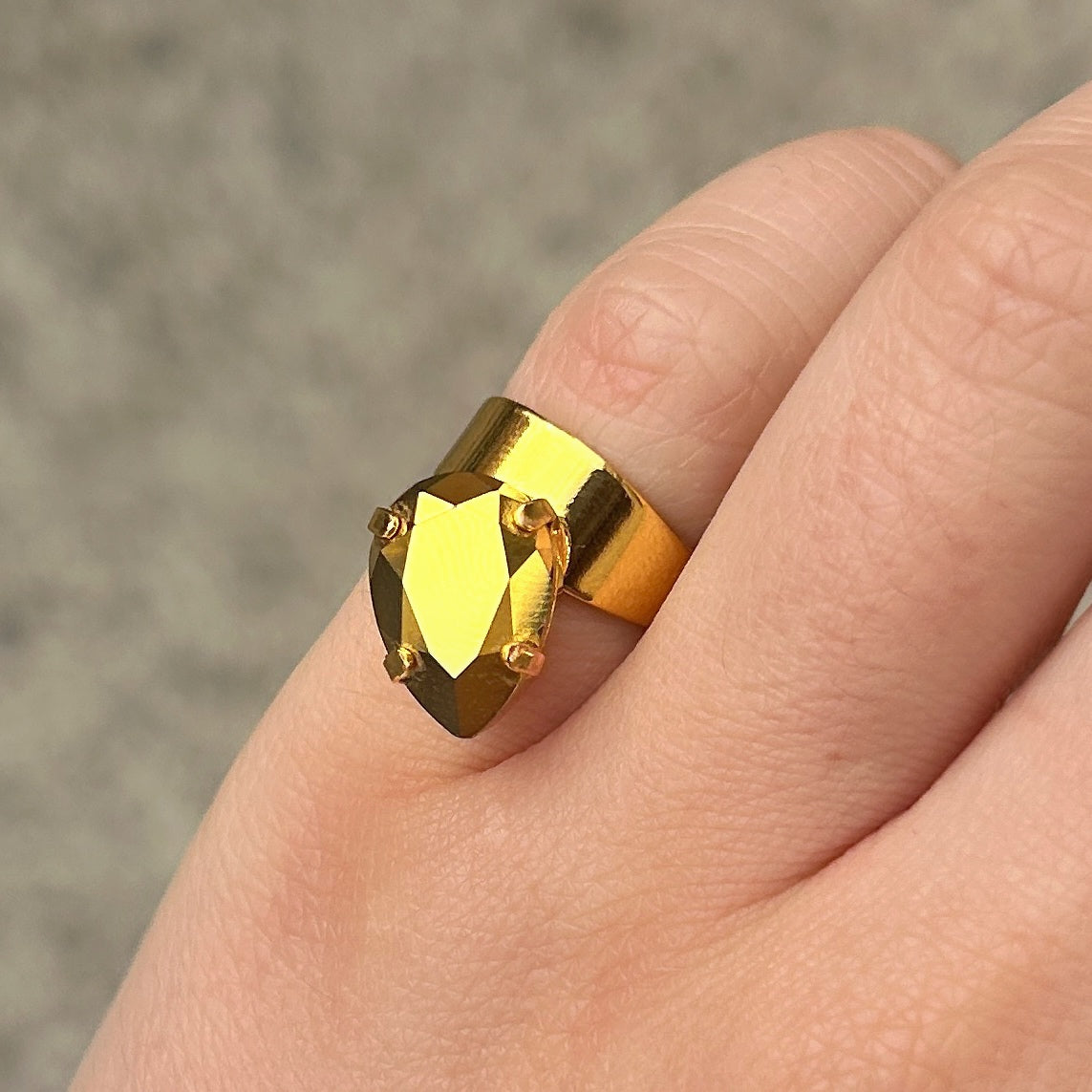 Bague goutte dorée Crézus