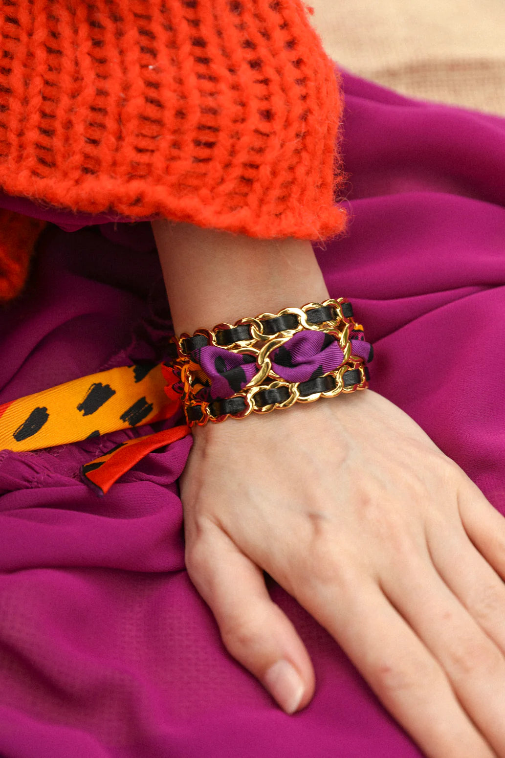 Ruban fin Annee motif leopard abstrait orange violet