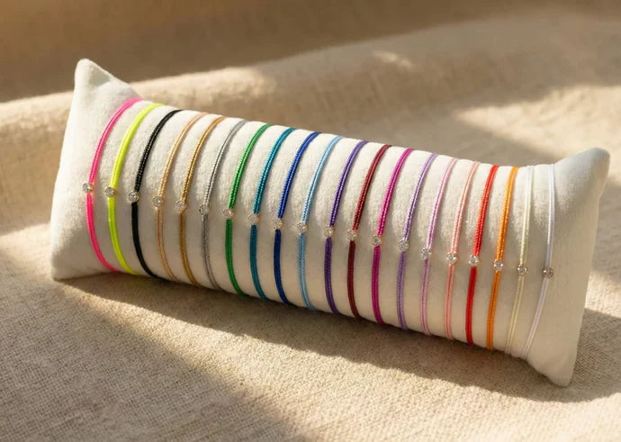 Collection bracelets diamant Lovelab sur fils colorés chez Divinity Sète