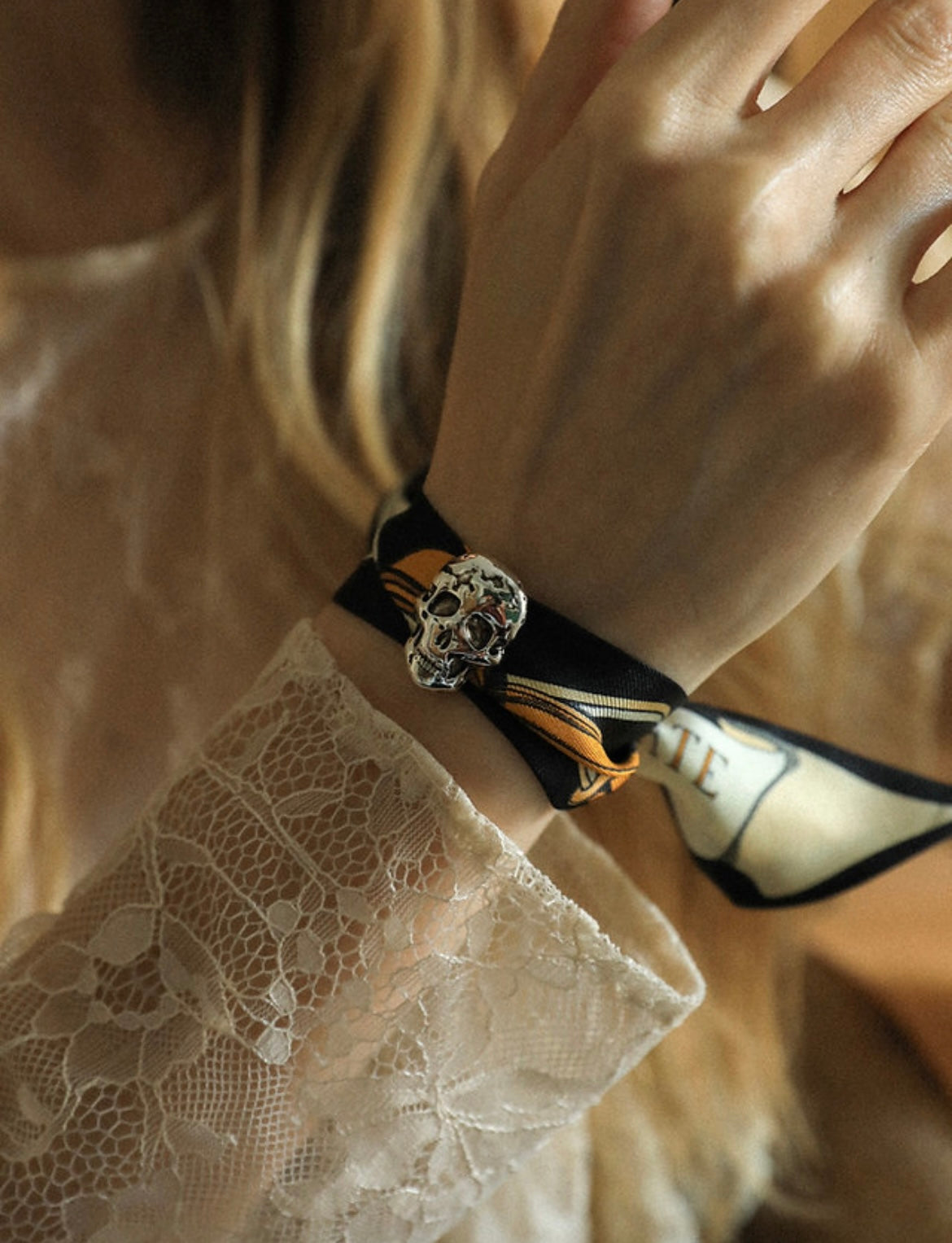 ORNEMENT - TÊTE DE MORT