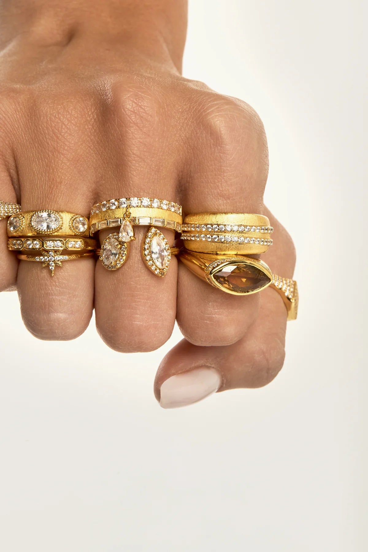 Bague Yamato Gold MYA BAY ajustable avec deux pierres blanches et strass