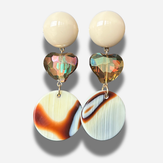 Boucles Lina Corne Francine Bramli Paris avec cabochon ivoire, cœur facetté ambré et pendentif rond effet corne