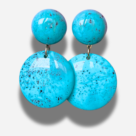 Boucles Salsa Turquoise Francine Bramli Paris en résine bleu turquoise effet minéral chez Divinity Sète
