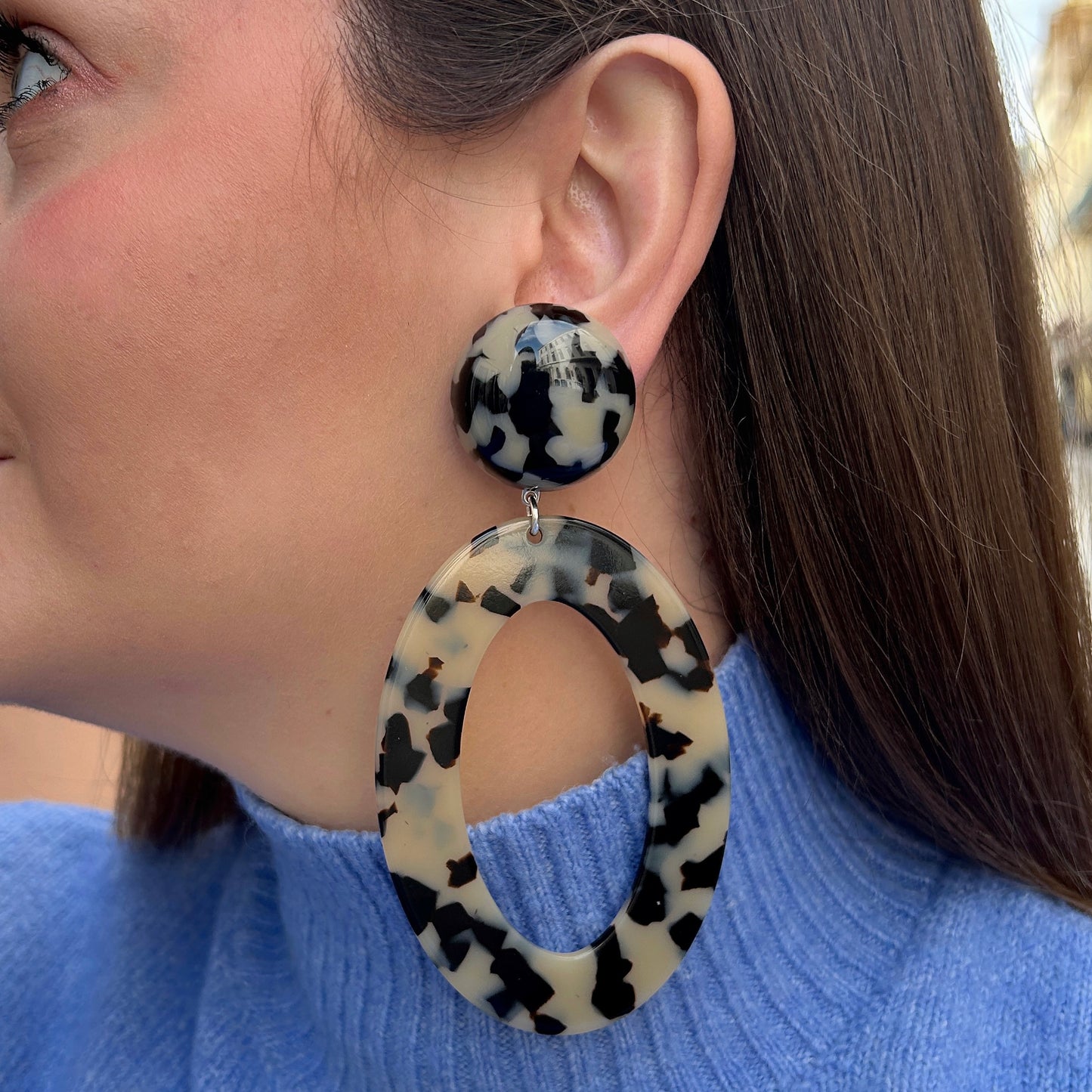 Boucles-doreilles-sam-ecaille-de-tortue-francine-bramli-divinity-sete