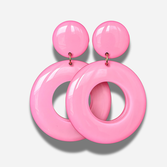 Boucles Tabasco Rose Francine Bramli Paris en résine rose glossy XXL chez Divinity Sète