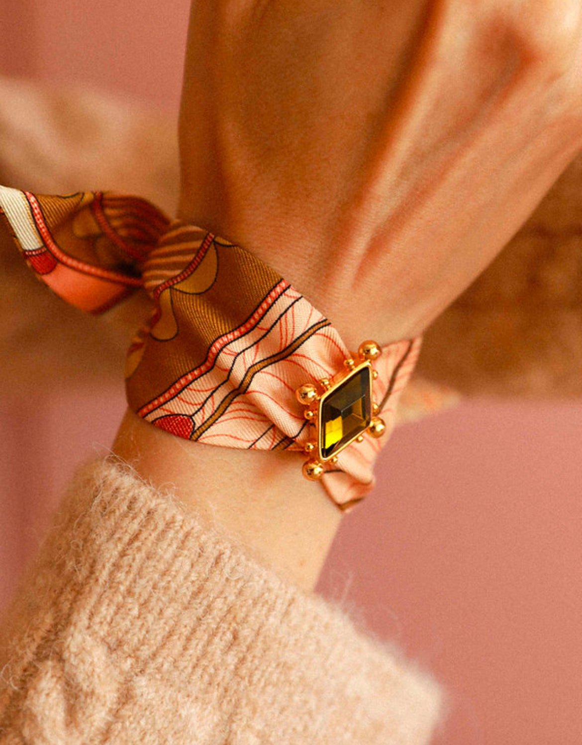 ORNEMENT - CIRCUS OLIVE