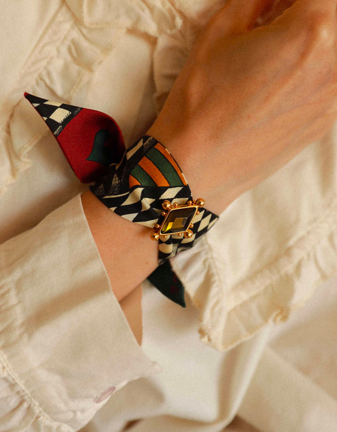 ORNEMENT - CIRCUS OLIVE