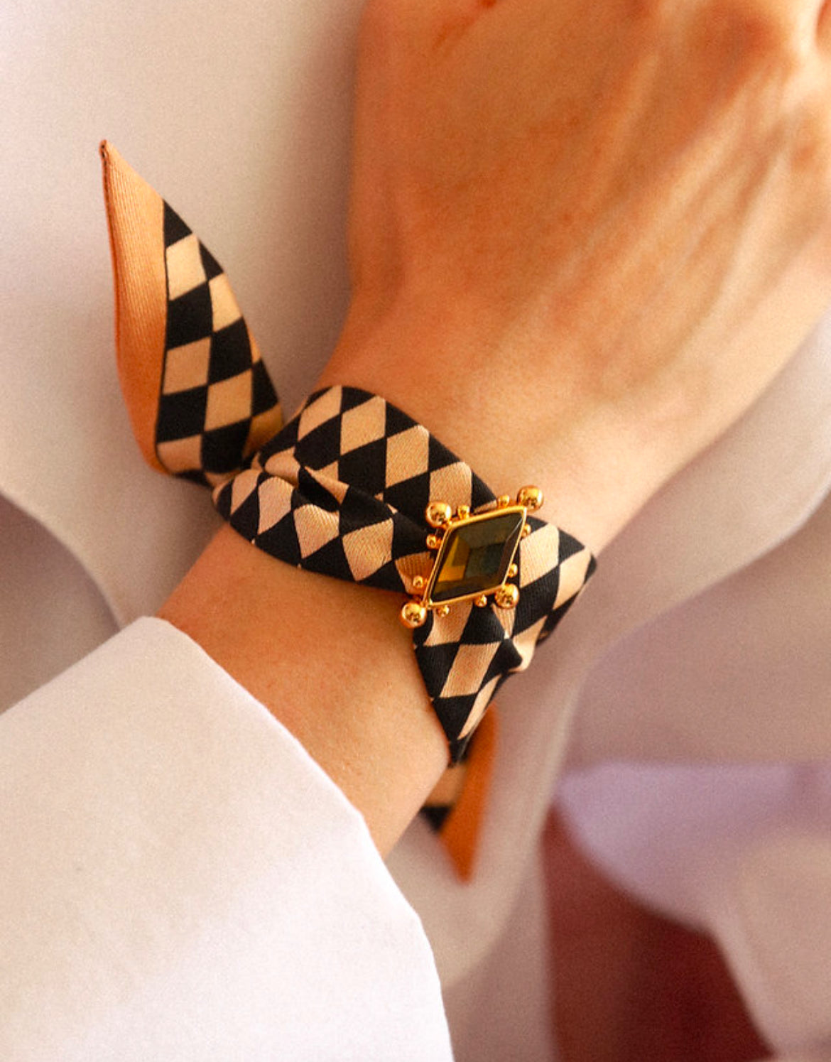 ORNEMENT - CIRCUS OLIVE