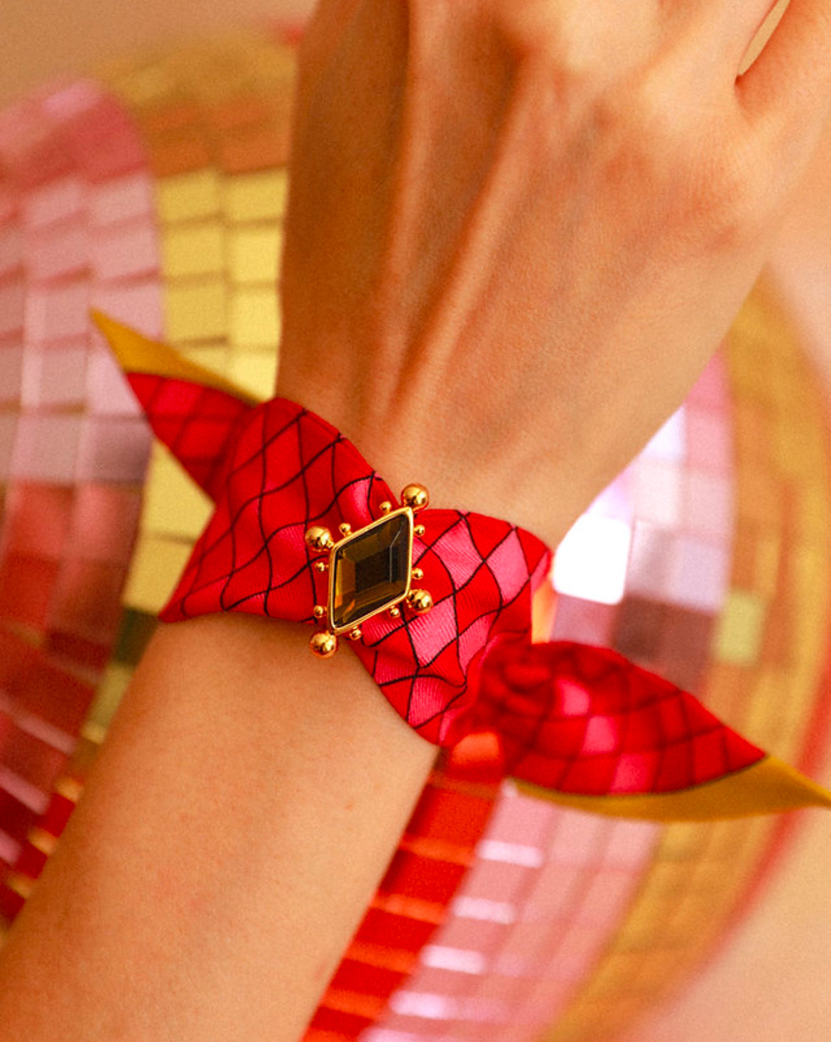 ORNEMENT - CIRCUS OLIVE