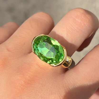 Bague femme Gala vert anis en cristal ovale et silicone marron