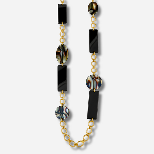 Sautoir Gold Onyx et Noir Francine Bramli Paris avec maillons dorés porté
