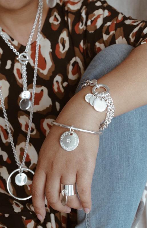 bague-59-pastille-incurvee-barre-secret-de-cuir