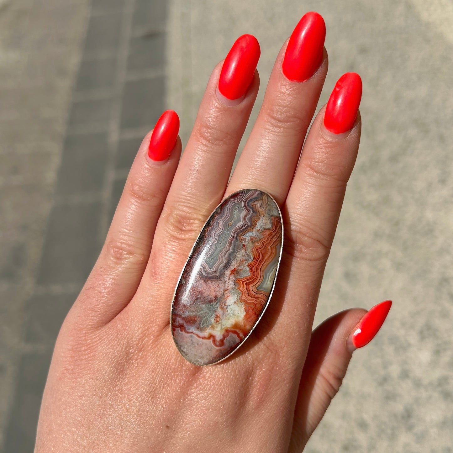 Bague pierre crazy lace rouge gris ovale femme