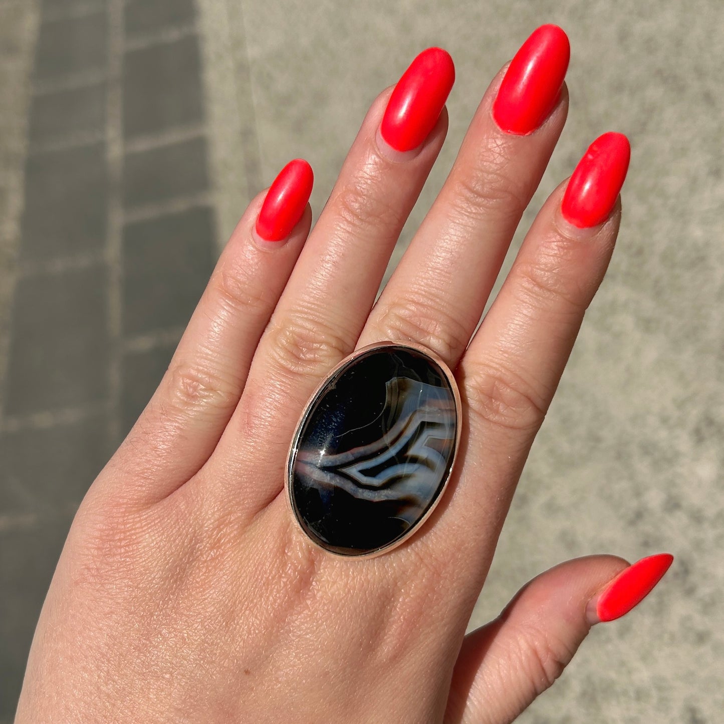 Bague pierre agate noire motifs naturels femme