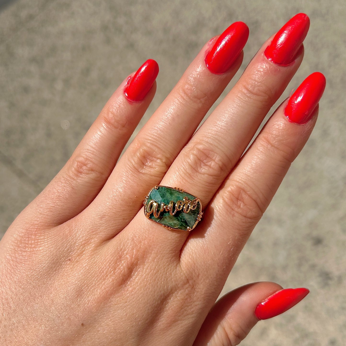Bague Amore portée Au Fil de Lo