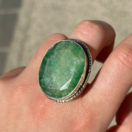 Bague aventurine verte portée argent 925