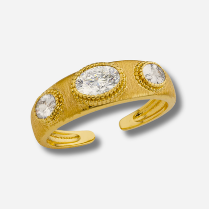 Bague Balmoral Gold MYA BAY ajustable avec trois pierres blanches