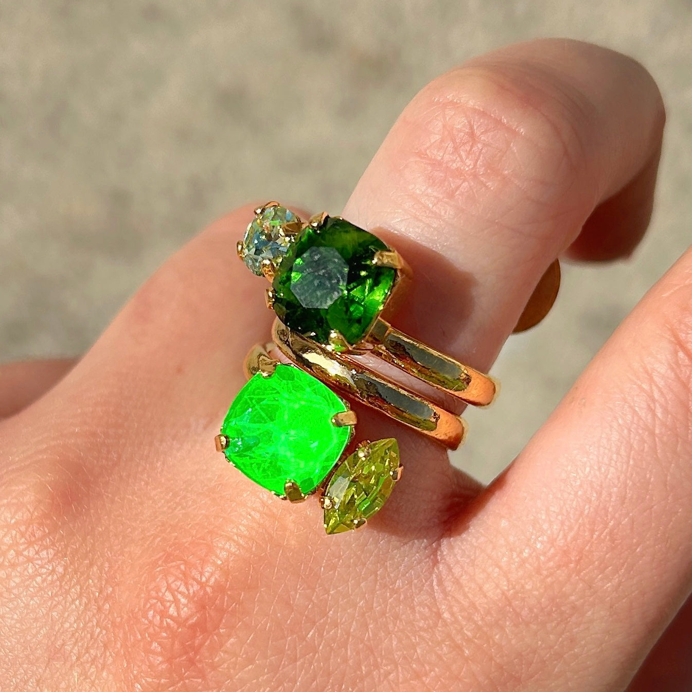 Bague Besara Cactus portée Crézus
