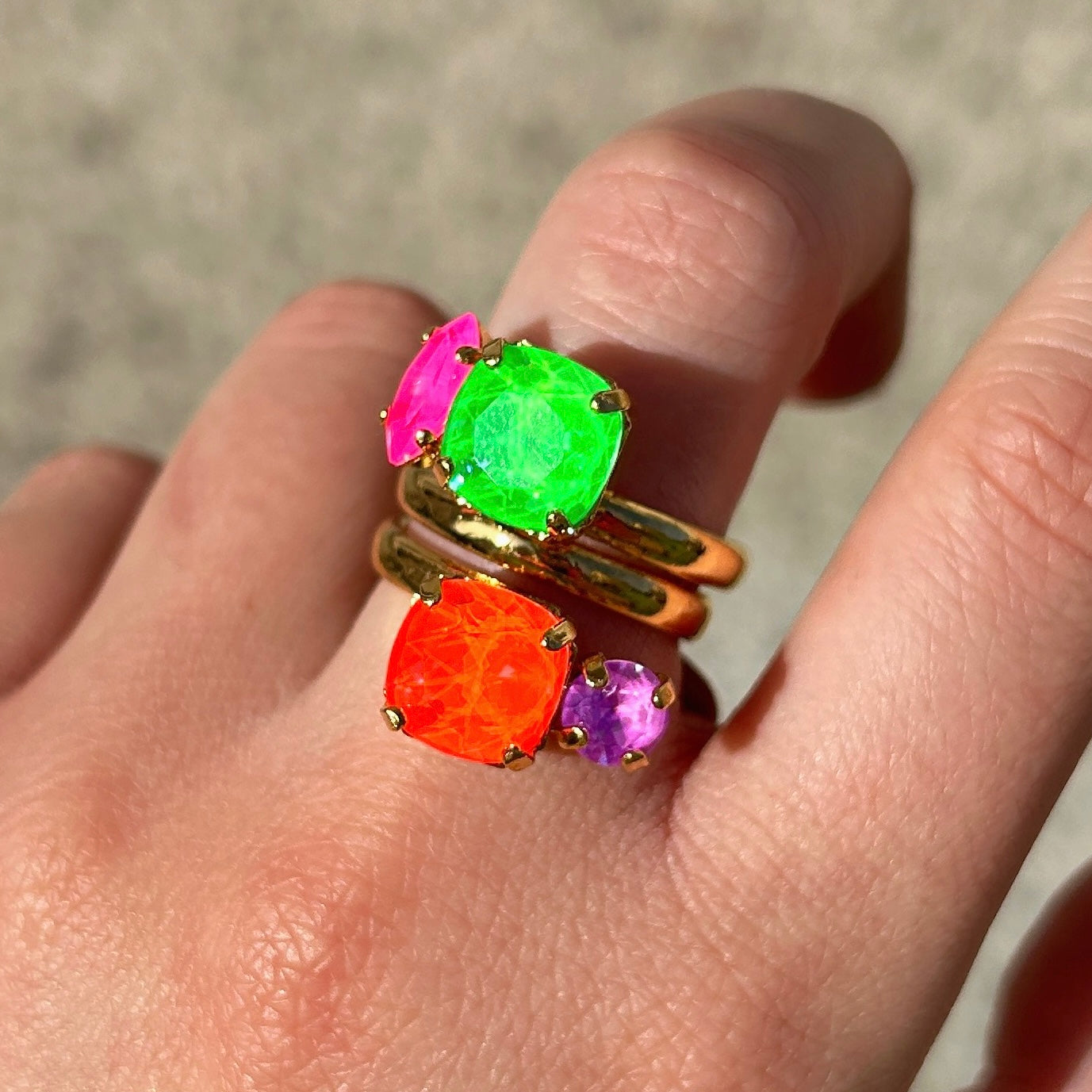 Bague multicolore fluo Crézus dorée